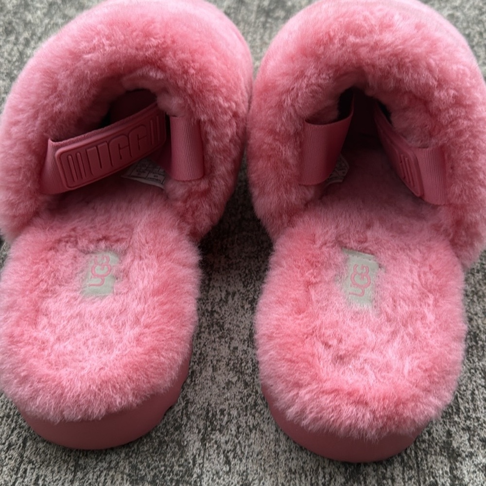 Cozy Pink Uggs Slippers - Picture 2 of 6